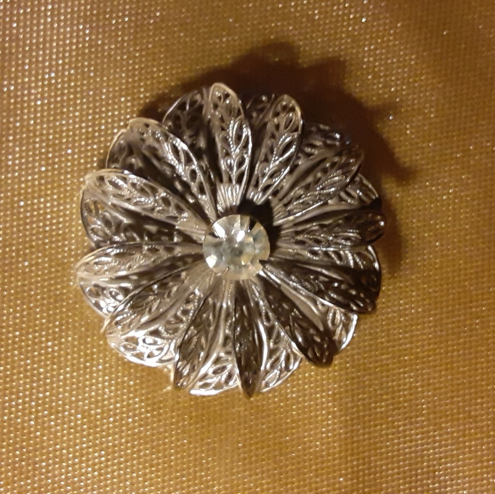Vintage Filigree FLORAL Scarf Clip